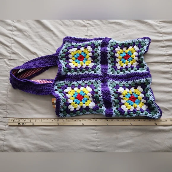 Women's Crochet Handmade Tote Bag with liner and a pocket - Picture 6 of 10